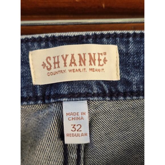 Shyanne Classic Blue Flared Women Jeans - Picture 3 of 5